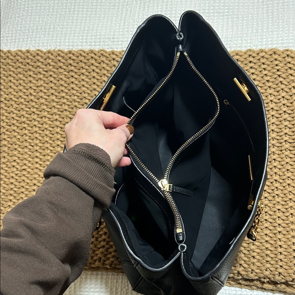 Tory Burch Black Pebbled Leather Tote with Gold Details - Picture 7 of 12